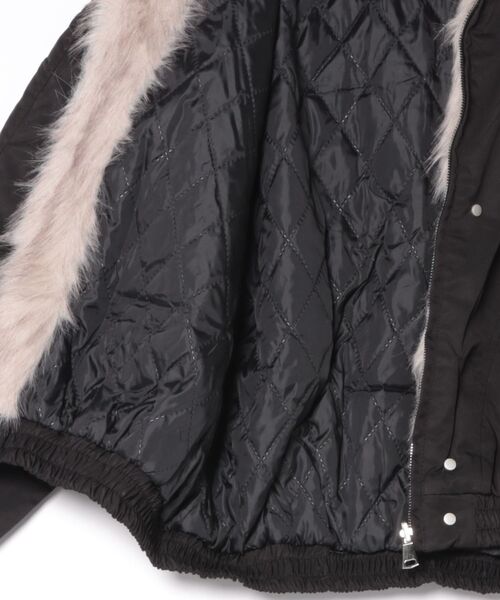 LAMPOON(ランプーン)の「フェイクファーフードブルゾン(ブルゾン・レディース・グレー/ブラック・SMALL/MEDIUM/LARGE/X-LARGE)」の18枚目の写真