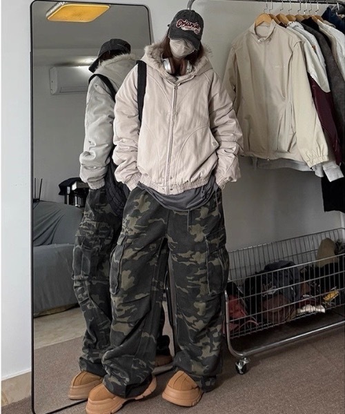 LAMPOON(ランプーン)の「フェイクファーフードブルゾン(ブルゾン・レディース・グレー/ブラック・SMALL/MEDIUM/LARGE/X-LARGE)」の13枚目の写真