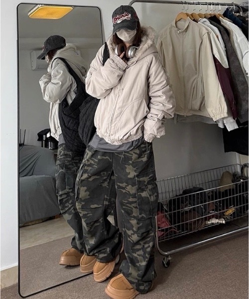 LAMPOON(ランプーン)の「フェイクファーフードブルゾン(ブルゾン・レディース・グレー/ブラック・SMALL/MEDIUM/LARGE/X-LARGE)」の14枚目の写真