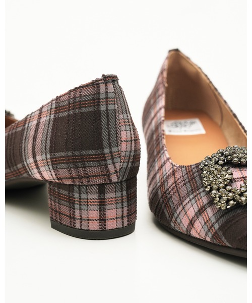 Emma Francis(エマフランシス)の「【早割5%OFF|9/27(日)まで】ビジュー 3cm パンプス(パンプス・レディース・ブラウン/ブラック/ブルー・24.5cm/24.0cm/25.0cm/22.5cm/23.0cm/23.5cm/22.0cm)」の16枚目の写真