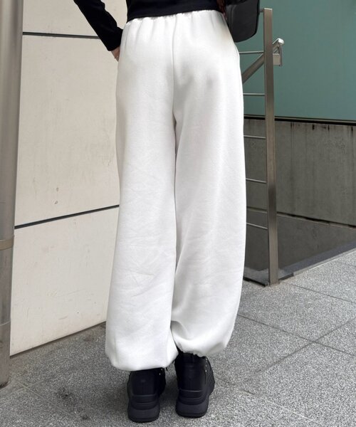 continuer de NICE CLAUP(コンティニューデナイスクラップ)の「ラインストーンスウェットPT(スウェットパンツ・レディース・ピンク/オフホワイト/サックスブルー/トップグレー/ブラック・FREE)」の9枚目の写真