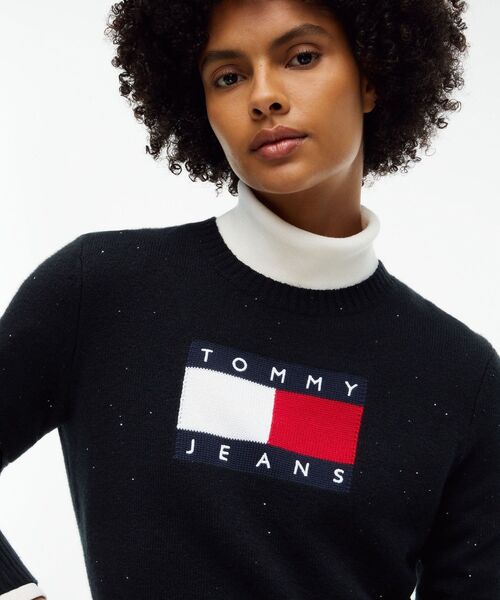 tommy jeans(トミー ジーンズ)の「スパークルフラッグセーターワンピース(ワンピース・レディース・ブラック・X-SMALL/SMALL/MEDIUM)」の2枚目の写真