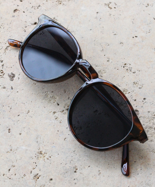 VIBGYOR（ヴィブジョー）の「VIBGYOR Select／ボストンサングラス（サングラス・メンズ・ブラック/ブラウン・FREE）」の2枚目の写真