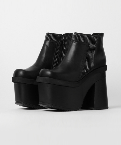 Jeffrey Campbell(ジェフリーキャンベル)の「ボリュームソール厚底ショートブーツ(ブーツ・レディース・ブラック・37/38/36/35/39)」の2枚目の写真