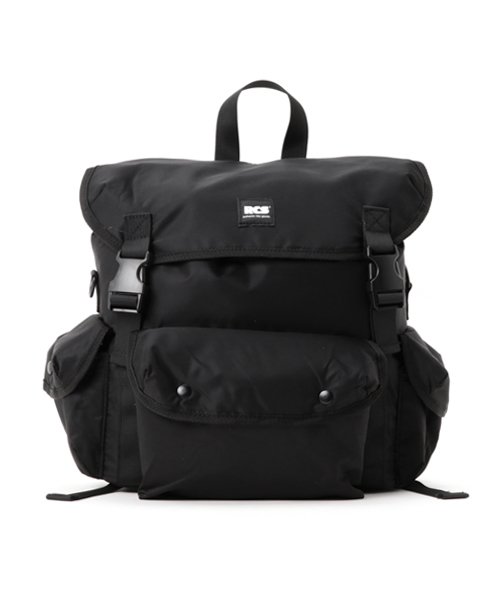 RODEO CROWNS WIDE BOWL（ロデオクラウンズワイドボウル）の「ビッグフラップ 2WAY リュック（ショルダーバッグ・レディース・カーキ/ブラック/ネイビー・FREE）」の2枚目の写真