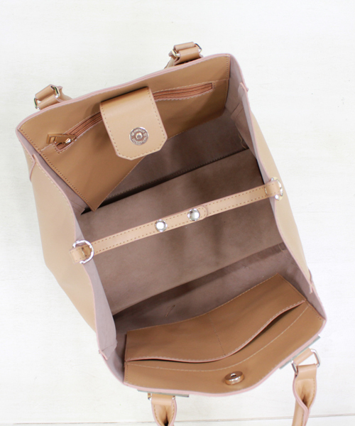 MONICA（モニカ）の「タッセル付　ショルダートート　Sサイズ（ショルダーバッグ・レディース・ブラック/アイボリー/グレー/レッド/ブラウン/グレー系その他・FREE）」の9枚目の写真