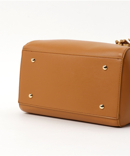 MONICA（モニカ）の「タッセル付　ショルダートート　Sサイズ（ショルダーバッグ・レディース・ブラック/アイボリー/グレー/レッド/ブラウン/グレー系その他・FREE）」の8枚目の写真