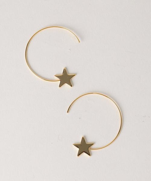 green label relaxing(グリーンレーベルリラクシング)の「CB スタープレートフープ/ピアス ◆(ピアス(両耳用)・レディース・ゴールド/シルバー・FREE)」の1枚目の写真