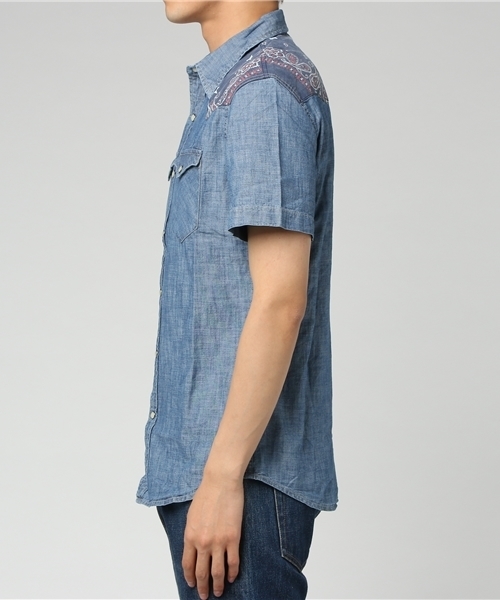 Denim & Supply Ralph Lauren（デニムアンドサプライラルフローレン）の「スリム シャンブレー ウエスタン シャツ（シャツ/ブラウス・メンズ・ブルー系9・X-SMALL/LARGE/MEDIUM/SMALL/X-LARGE）」の2枚目の写真