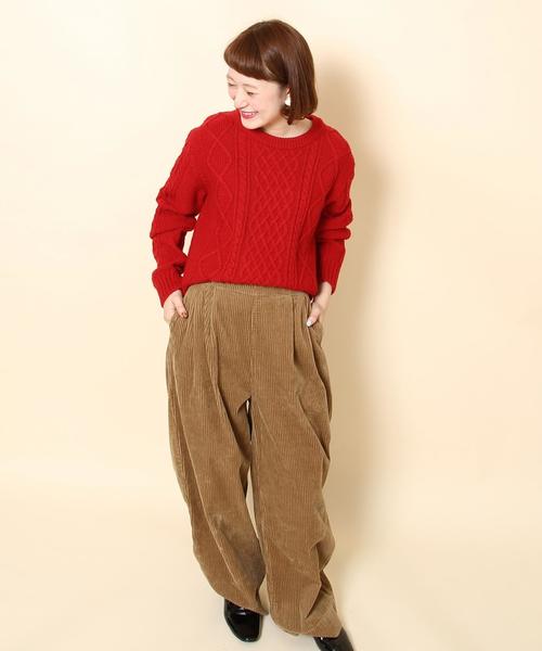 coen（コーエン）の「オーバーサイズケーブルニット(キャメル / ワイン / オリーブ ⇒ WEB限定カラー)（ニット/セーター・レディース・ベージュ/オリーブ/レッド/ワイン/オフホワイト/キャメル・FREE）」の19枚目の写真