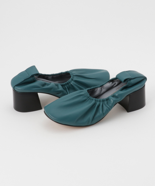 COMING ATTRACTIONS(カミングアトラクションズ)の「COMING ATTRACTIONS / ギャザーバレエシューズ ヒール(パンプス・レディース・ブルー/ホワイト/ブラック・36/37/38)」の3枚目の写真