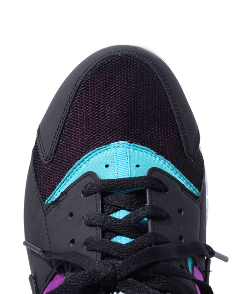 NIKE（ナイキ）の「HUARACHE FREE RUN ハラチ フリー（スニーカー・メンズ・ホワイト/ブラック・26.5cm/27cm/27.5cm/28cm/28.5cm）」の6枚目の写真