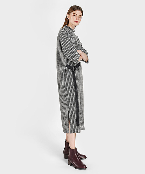 CHARLES & KEITH（チャールズ & キース）の「チェルシーカフブーツ / CHELSEA CALF BOOTS（ブーツ・レディース・バーガンディー/ブラック・23cm/22.5cm/23.5cm/25.5cm/24.5cm/25cm）」の14枚目の写真