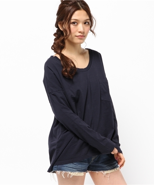 Ray BEAMS（レイビームス）の「SKARGORN / ポケット付 ロングスリーブ（Tシャツ/カットソー・レディース・ホワイト/インディゴブルー/ブラック/レッド系その他/ホワイト系その他/ネイビー・ONE SIZE）」の4枚目の写真