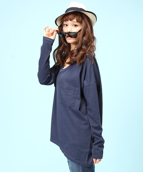 Ray BEAMS（レイビームス）の「SKARGORN / ポケット付 ロングスリーブ（Tシャツ/カットソー・レディース・ホワイト/インディゴブルー/ブラック/レッド系その他/ホワイト系その他/ネイビー・ONE SIZE）」の15枚目の写真