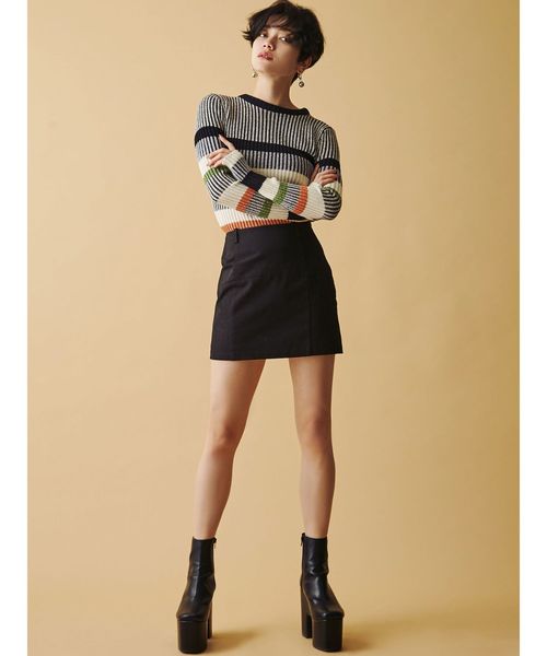 EMODA（エモダ）の「カーブセンターラインミニスカート（スカート・レディース・ブラック/オレンジ/その他1・SMALL/MEDIUM）」の4枚目の写真