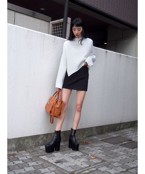 EMODA（エモダ）の「カーブセンターラインミニスカート（スカート・レディース・ブラック/オレンジ/その他1・SMALL/MEDIUM）」の5枚目の写真