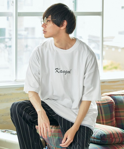 KANGOL（カンゴール）の「MONO-MART×KANGOL 別注ロゴ刺繍 プリント ビッグシルエットカットソー（Tシャツ/カットソー・メンズ・ホワイト/ブラック/ダークグリーン/ネイビー/ブラウン/グレー/イエロー/オレンジ/ライトブルー/ライトグリーン/サンドベージュ/ボルドー/ホワイト系その他/ブラック系その他/パープル系その他/オレンジ系その他/ベージュ系その他/グリーン系その他/ホワイト系その他2/ホワイト系その他3/ブラック系その他2/ブラック系その他3/ベージュ系その他2・FREE）」の3枚目の写真