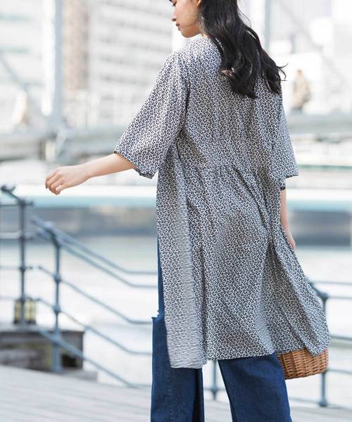 Luz Llena（ラズレナ）の「小花柄プリント前ボタンワンピース（ワンピース・レディース・ブラック/アイボリー・MEDIUM）」の10枚目の写真