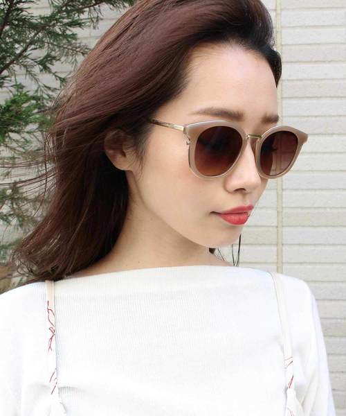 MODE ROBE(モードローブ)の「スクエアブリッジクリアフレームサングラス(メガネ・レディース・ブラック/ブラウン/ベージュ・FREE)」の3枚目の写真