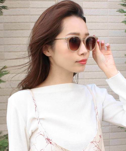 MODE ROBE(モードローブ)の「スクエアブリッジクリアフレームサングラス(メガネ・レディース・ブラック/ブラウン/ベージュ・FREE)」の10枚目の写真