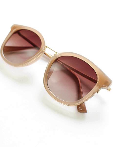 MODE ROBE(モードローブ)の「スクエアブリッジクリアフレームサングラス(メガネ・レディース・ブラック/ブラウン/ベージュ・FREE)」の7枚目の写真