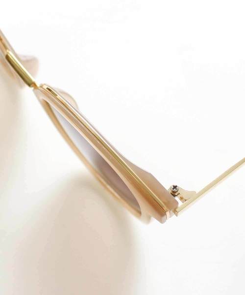 MODE ROBE(モードローブ)の「スクエアブリッジクリアフレームサングラス(メガネ・レディース・ブラック/ブラウン/ベージュ・FREE)」の6枚目の写真