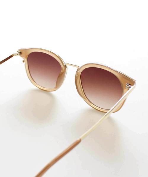 MODE ROBE(モードローブ)の「スクエアブリッジクリアフレームサングラス(メガネ・レディース・ブラック/ブラウン/ベージュ・FREE)」の8枚目の写真