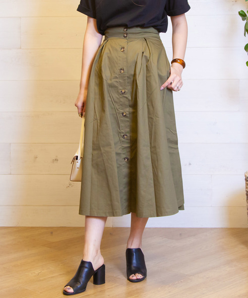 B.I.D.(ビーアイディー)の「BID / Front Button Box Tuck Flare Skirt(スカート・レディース・カーキ/ベージュ/ブルー/ネイビー/ブラック・FREE)」の3枚目の写真
