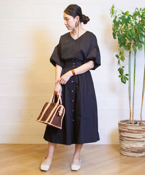 B.I.D.(ビーアイディー)の「BID / Front Button Box Tuck Flare Skirt(スカート・レディース・カーキ/ベージュ/ブルー/ネイビー/ブラック・FREE)」の13枚目の写真