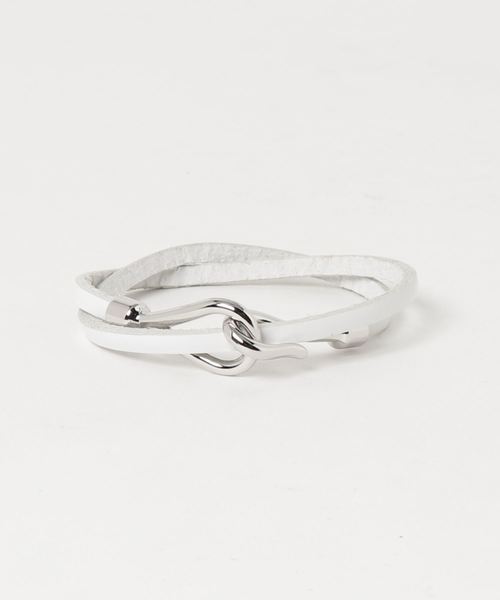TopIsm（トップイズム）の「2重巻きレザーフックブレスレット（ブレスレット・メンズ・ホワイト/ブラック/ブラウン/レッド/キャメル・F）」の2枚目の写真