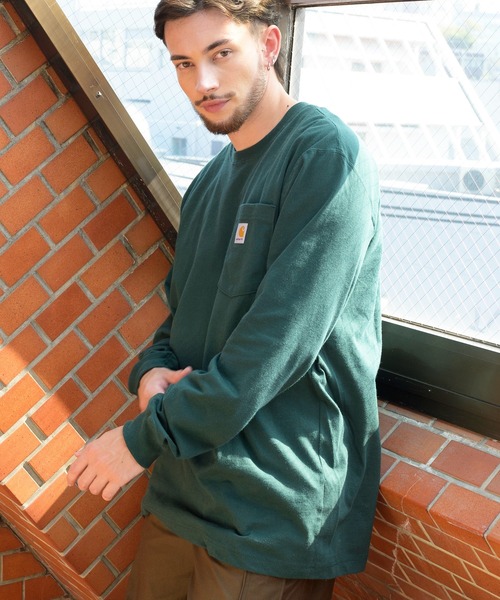 Carhartt(カーハート)の「Carhartt ロゴロングスリーブTシャツ(Tシャツ/カットソー・メンズ・ネイビー/ブラック/グレー/ワイン/ブルー系その他/グリーン/ライトグリーン/チャコールグレー/ダークブラウン/ホワイト/グレー系その他/ブルー系その他2/レッド系その他/コーラル/グリーン系その他2/グリーン系その他3/オレンジ系その他/グリーン系その他・SMALL/LARGE/MEDIUM/X-LARGE)」の7枚目の写真