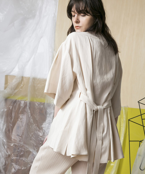 MAISON SPECIAL（メゾンスペシャル）の「ヴィスコースリネンタックチュニック 【MAISON SPECIAL/メゾンスペシャル】（シャツ/ブラウス・レディース・カーキ/アイボリー・FREE）」の8枚目の写真