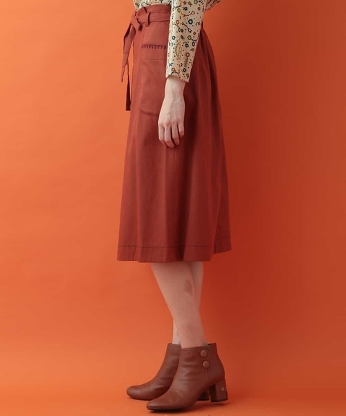 Jocomomola(ホコモモラ)の「刺繍スカート(スカート・レディース・グリーン/オレンジ・40)」の3枚目の写真