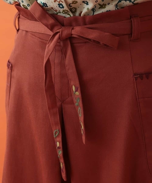Jocomomola(ホコモモラ)の「刺繍スカート(スカート・レディース・グリーン/オレンジ・40)」の5枚目の写真