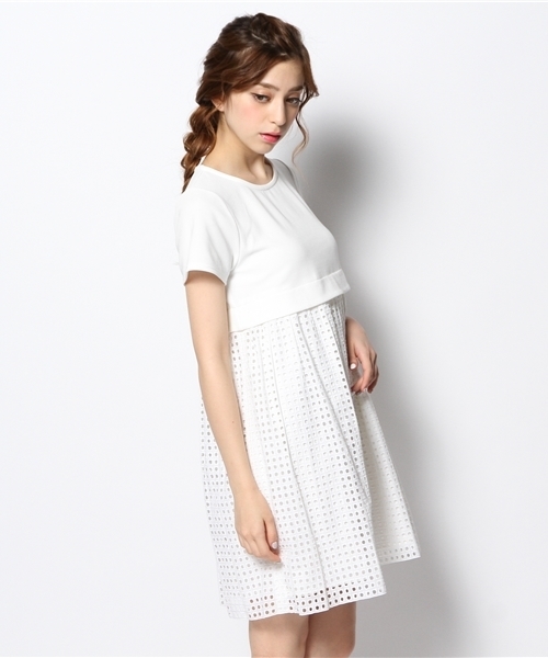 Ray BEAMS（レイビームス）の「○Ray BEAMS / カット×スクエアレース ワンピース（ワンピース・レディース・ホワイト/ネイビー・1/0）」の3枚目の写真