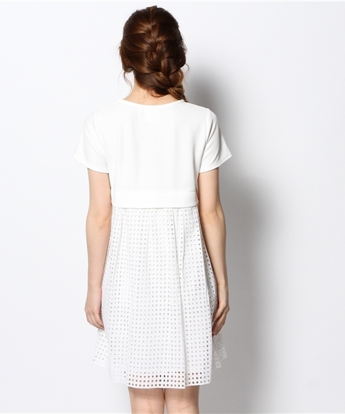 Ray BEAMS（レイビームス）の「○Ray BEAMS / カット×スクエアレース ワンピース（ワンピース・レディース・ホワイト/ネイビー・1/0）」の8枚目の写真