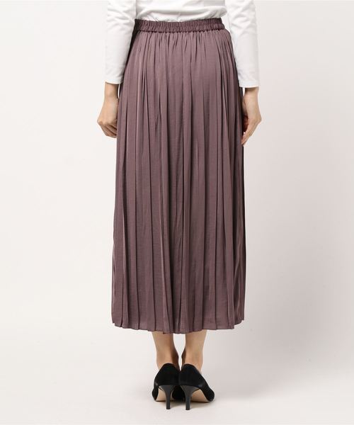 LOWRYS FARM（ローリーズファーム）の「サテンプリーツスカート　863178（スカート・レディース・ブラック/パープル/ブルー/アイボリー/ブラウン/ピンク・FREE）」の8枚目の写真
