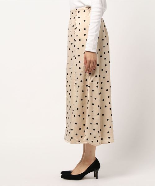 GeeRA(ジーラ)の「クルミボタンドットマーメイドスカート(スカート・レディース・ブラック/ベージュ・MEDIUM/LARGE/X-LARGE)」の11枚目の写真