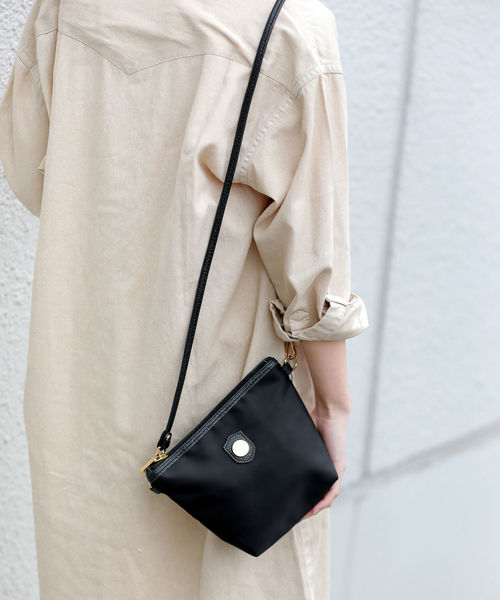 BONFANTI（ボンファンティ）の「BONFANTI:ポーチショルダー◇（ショルダーバッグ・レディース・ブラック/ベージュ/ライトグリーン・ONE SIZE）」の15枚目の写真