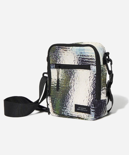 Saturdays NYC（サタデーズ ニューヨークシティ ）の「Mayden Shoulder Bag（ショルダーバッグ・メンズ・ブラック/レッド/その他・FREE）」の3枚目の写真