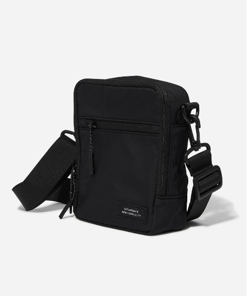 Saturdays NYC（サタデーズ ニューヨークシティ ）の「Mayden Shoulder Bag（ショルダーバッグ・メンズ・ブラック/レッド/その他・FREE）」の2枚目の写真
