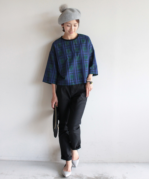 BEAUTY&YOUTH UNITED ARROWS(ビューティーアンドユースユナイテッドアローズ)の「BYSF ∵フェルトポンポンベレー(ハンチング/ベレー帽・レディース・ライトグレー/ベージュ/ネイビー・フリ-)」の8枚目の写真