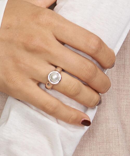 VELATTI（ヴェラッティ）の「＜VELATTI＞パールモチーフリング（リング・レディース・シルバー・FREE）」の6枚目の写真