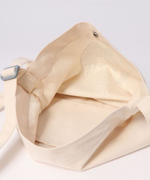 PUBLIC TOKYO（パブリックトウキョウ）の「NAIJEL GRAPHサコッシュバッグ（ショルダーバッグ・メンズ・アイボリー・FREE）」の4枚目の写真