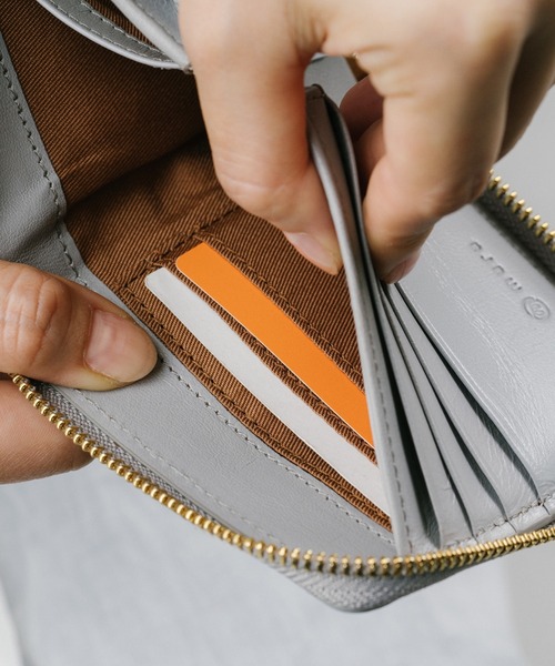MURA（ムラ）の「ラウンドファスナー ゴートレザー スキミング防止 スクエア 二つ折り財布（財布・レディース・ブラック/グレー/ピンク/ブルー/グリーン/キャメル・FREE）」の13枚目の写真