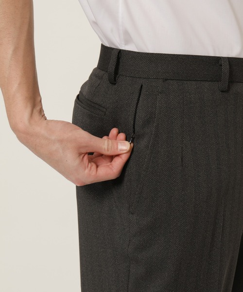 KASHIYAMA（カシヤマ）の「TECH-POLYESTER ストレッチノータックスリムテーパードパンツ（ヘリンボーン）（その他パンツ・メンズ・グレー/ネイビー・マルチサイズ）」の6枚目の写真