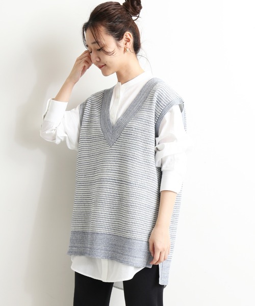 SLOBE IENA(スローブイエナ)の「L/PラメオーバーVネックベスト【手洗い可能】◆(ベスト・レディース・ホワイト/ブルー・FREE)」の1枚目の写真