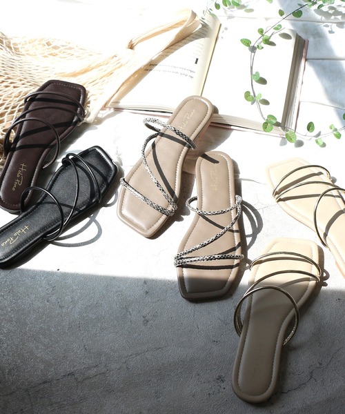AmiAmi（アミアミ）の「スクエアトゥナローストラップフラットサンダル（サンダル・レディース・ブラック/ブラウン/ライトベージュ/パイソン・LL/S/M/L）」の5枚目の写真