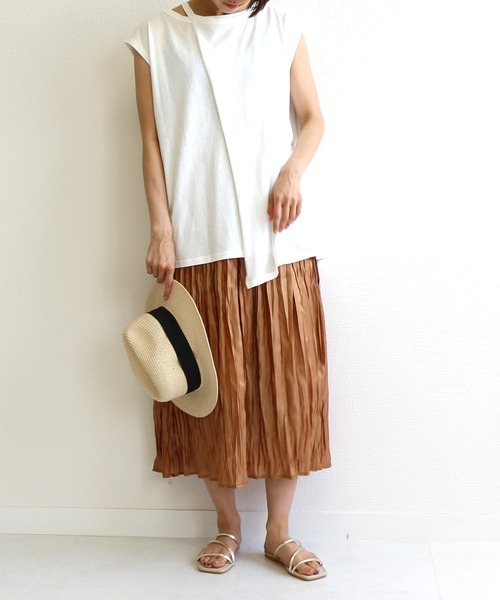 AmiAmi（アミアミ）の「スクエアトゥナローストラップフラットサンダル（サンダル・レディース・ブラック/ブラウン/ライトベージュ/パイソン・LL/S/M/L）」の9枚目の写真